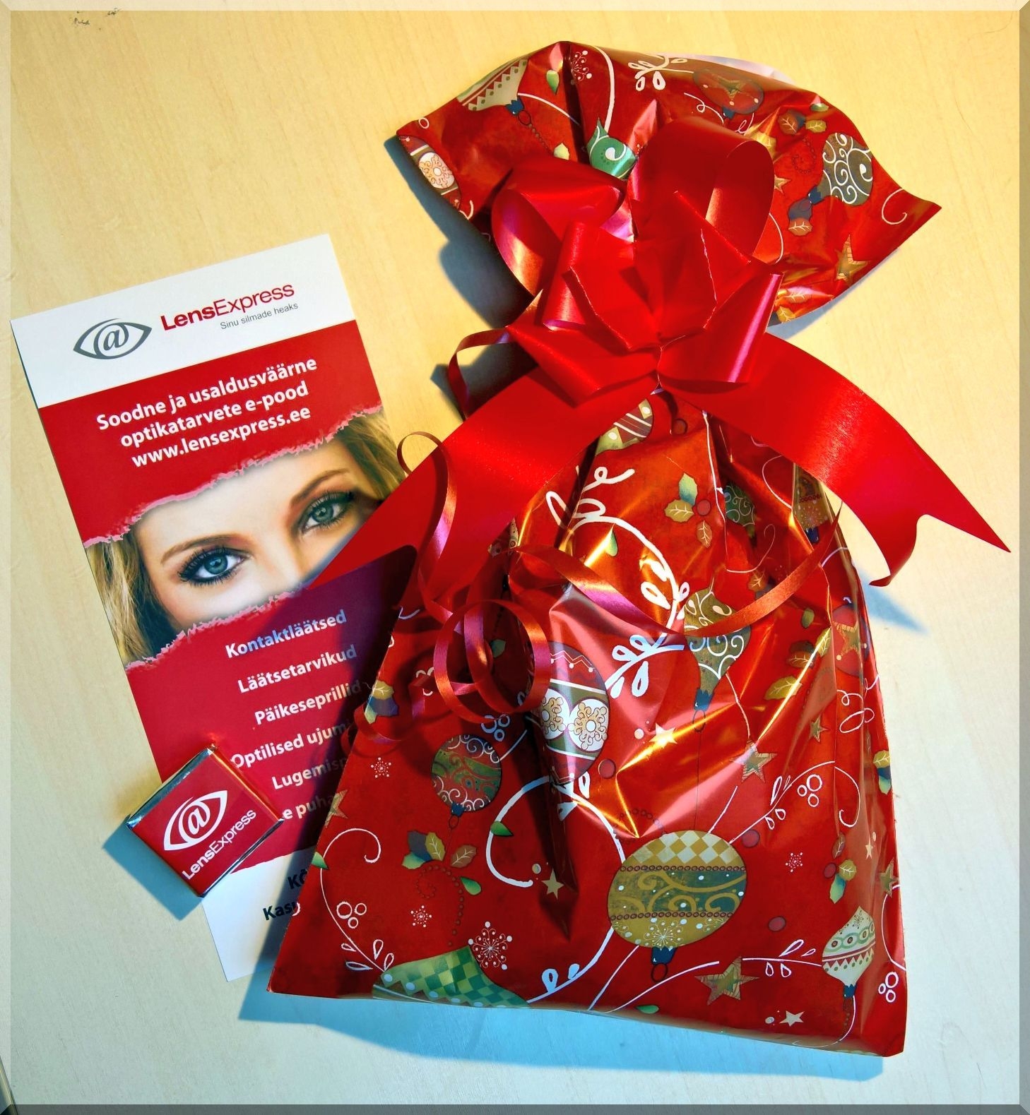 Kinkekomplekt: lugemisprillid EASY R0258 must